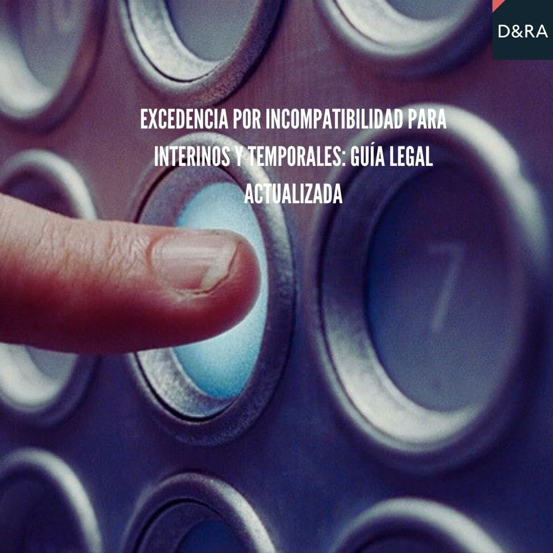 ¿Eres empleado público temporal? Conoce tu derecho a la excedencia por incompatibilidad Díez & Romeo Abogados | Expertos en función pública ¿Eres interino o temporal en la administración pública y te han ofrecido otra plaza? ¿Te dicen que tienes que causar baja para incorporarte? Entonces necesitas conocer tu derecho a la excedencia por incompatibilidad, un instrumento legal clave para proteger tu estabilidad. ¿Qué es la excedencia por incompatibilidad? Es una figura reconocida por la legislación española que permite al empleado público aceptar otro puesto en la misma o distinta administración sin perder su plaza actual, aunque esta sea de carácter temporal. Se encuentra regulada en la Ley 53/1984 de Incompatibilidades y en el Real Decreto 598/1985, y su aplicación ha sido avalada por sentencias como la del Tribunal Supremo (STS de 17 de julio de 2020) y diversas resoluciones de los TSJ autonómicos.