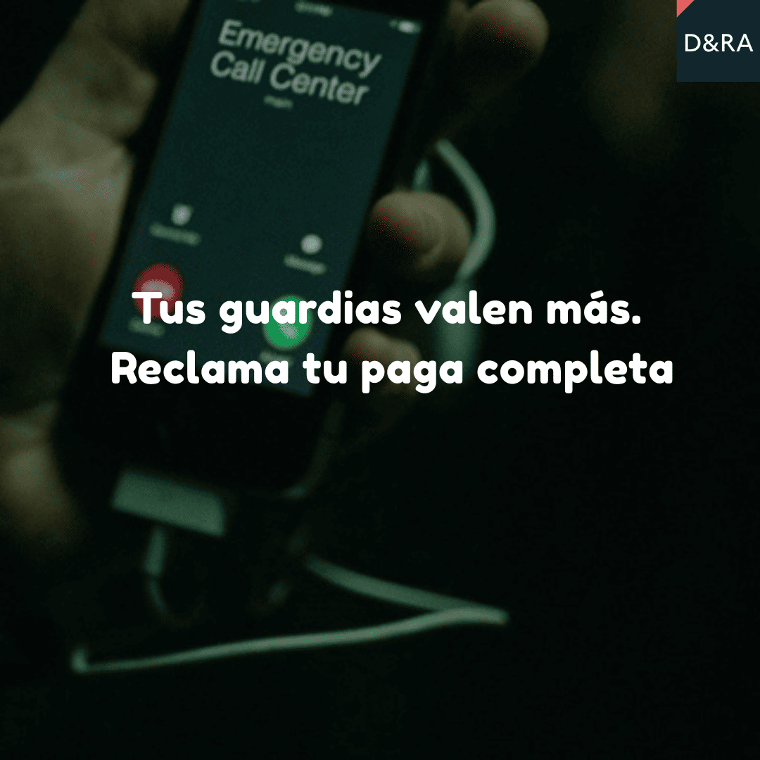 Imagen de un teléfono móvil marcando urgencias, simbolizando la urgencia legal de reclamar derechos laborales en sanidad – Diez & Romeo Abogados