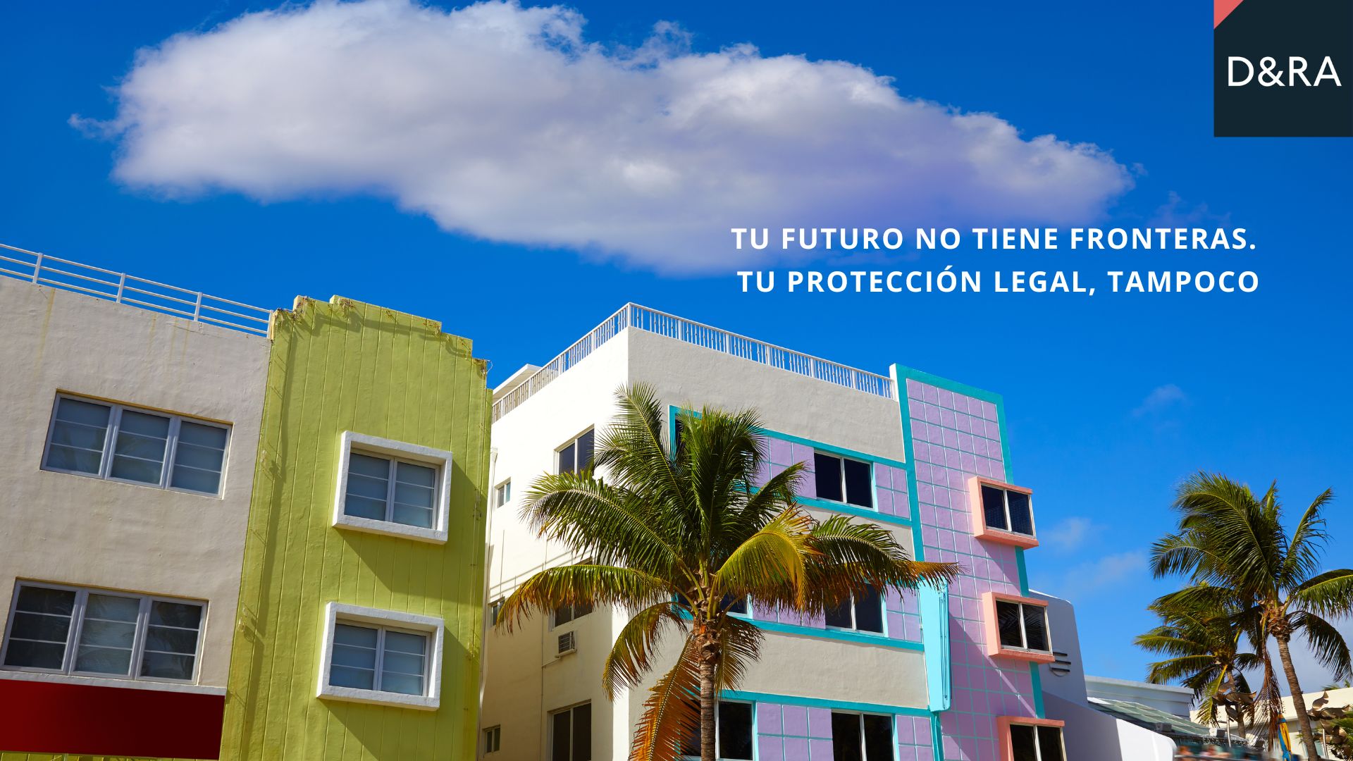 Funcionarios y opositores españoles en Miami recibiendo asesoría jurídica especializada.